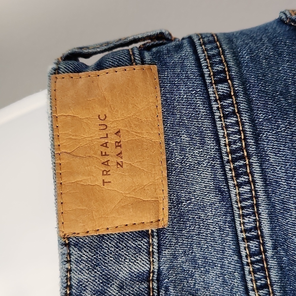 Distressed Denim Short by Zara size 4 - Picture 3 of 4
